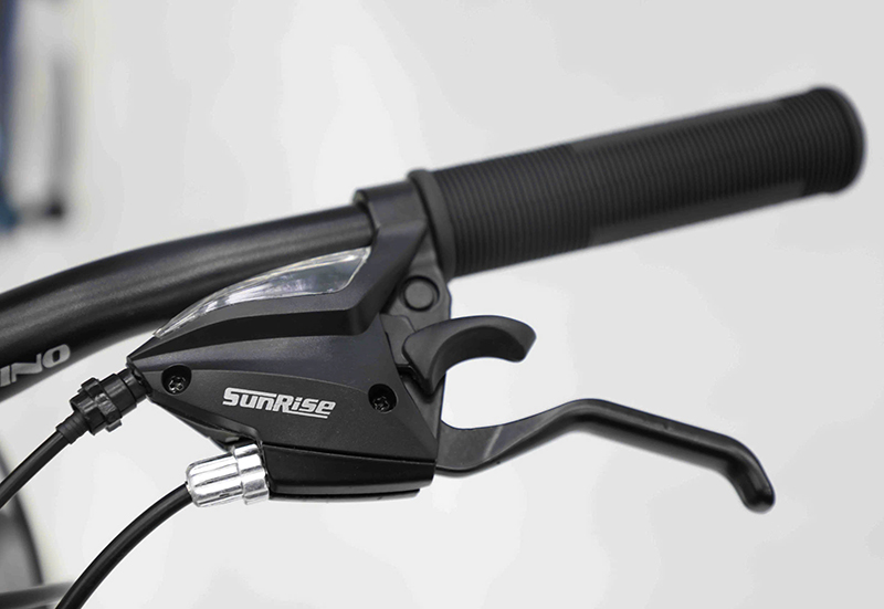 Xe Đạp Touring Fascino FT700 Pro Bộ Truyền Động Groupset SUNRISE 3x7 Tốc Độ 19 Tay đề điều khiển hệ SUNRISE 3x7 trên FASCINO FT700 Pro