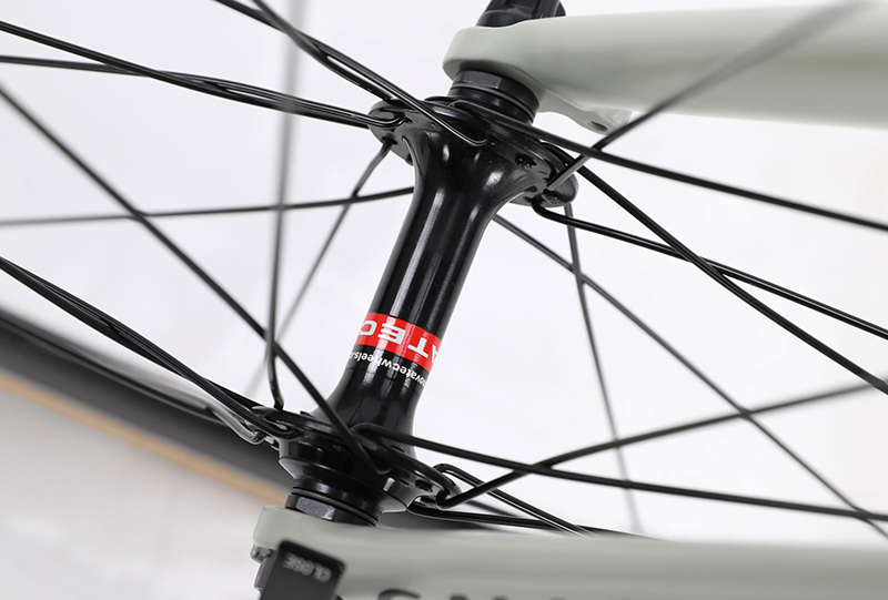 Xe Đạp Đua CALLI R6.5 - Khung Hợp Kim Nhôm - 20 Tốc Độ 17 Xe Đạp Đua CALLI R6.5 - Khung Hợp Kim Nhôm - 20 Tốc Độ, cam kết chính hãng 100%, khung sườn sử dụng hợp kim nhôm, siêu bền, siêu nhẹ, bảo hành 5 năm, liên hệ 09 0233 0236 để được tư vấn 24/7