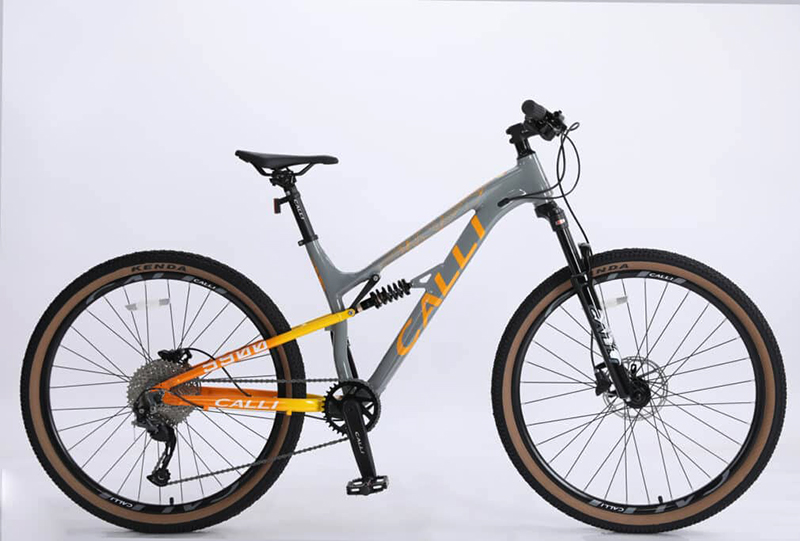 Xe Đạp Địa Hình CALLI 5900 - Khung Hợp Kim Nhôm - SHIMANO ALTUS M2010 1*9 12 Xe Đạp Địa Hình CALLI 5900 - Khung Hợp Kim Nhôm - SHIMANO ALTUS M2010 1*9, phù hợp cả nam và nữ, bảo hành khung sườn 5 năm, hỗ trợ vận chuyển toàn quốc